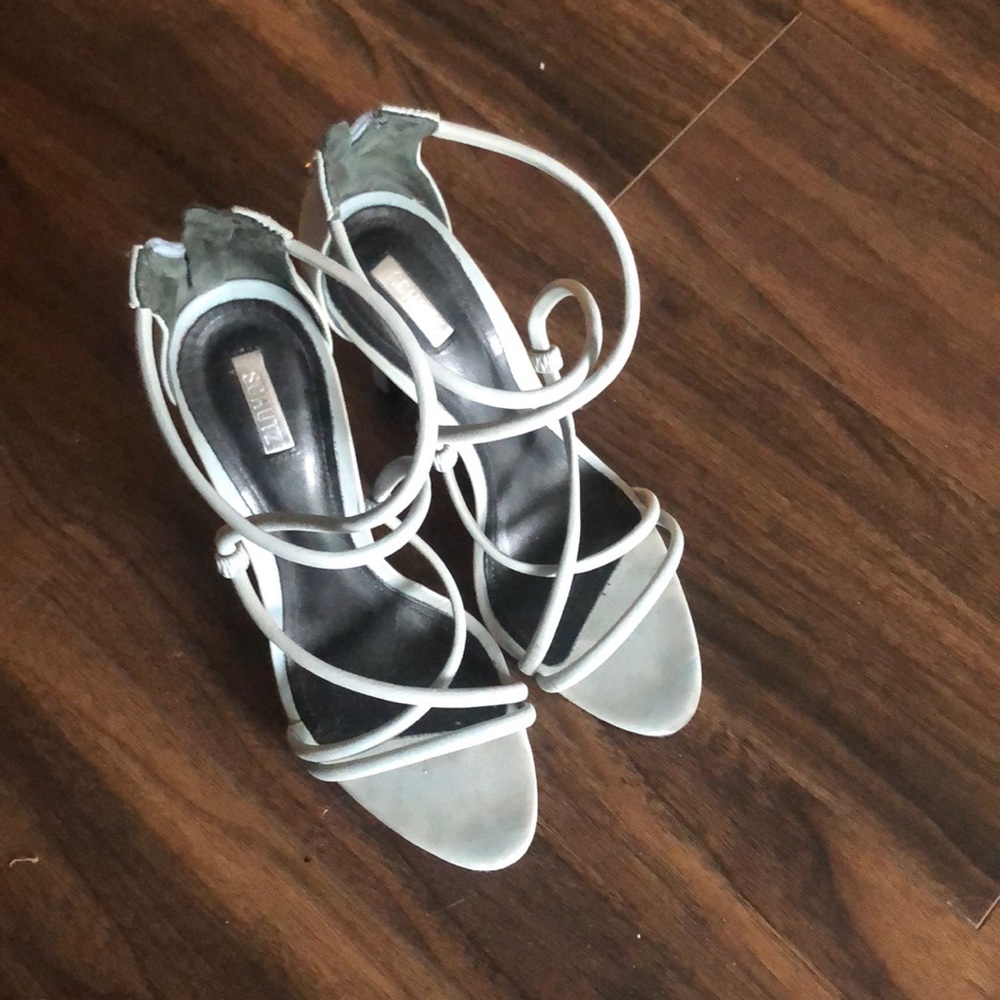 Only worn once!